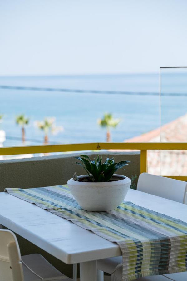 Eftihia Apartments By The Sea ريثيمنو المظهر الخارجي الصورة